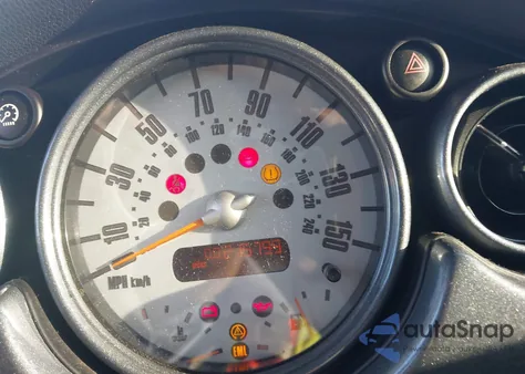 2004 Mini Cooper z USA, uszkodzony, nr VIN WMWRC33434TJ57246